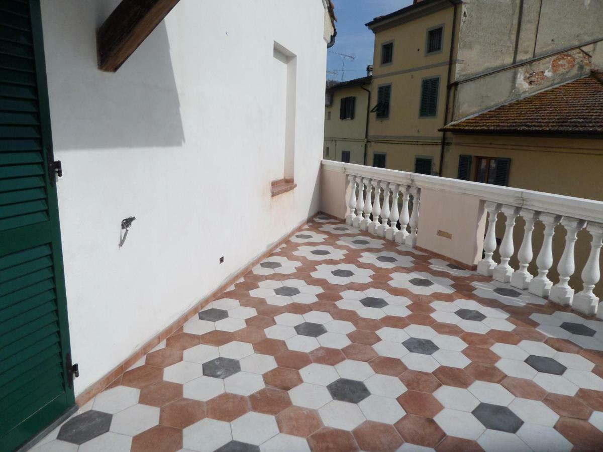 La Terrazza Apartman Palaia Kültér fotó